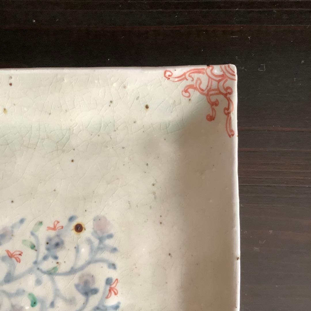 岡　さつき　花柄模様の四角い陶器皿