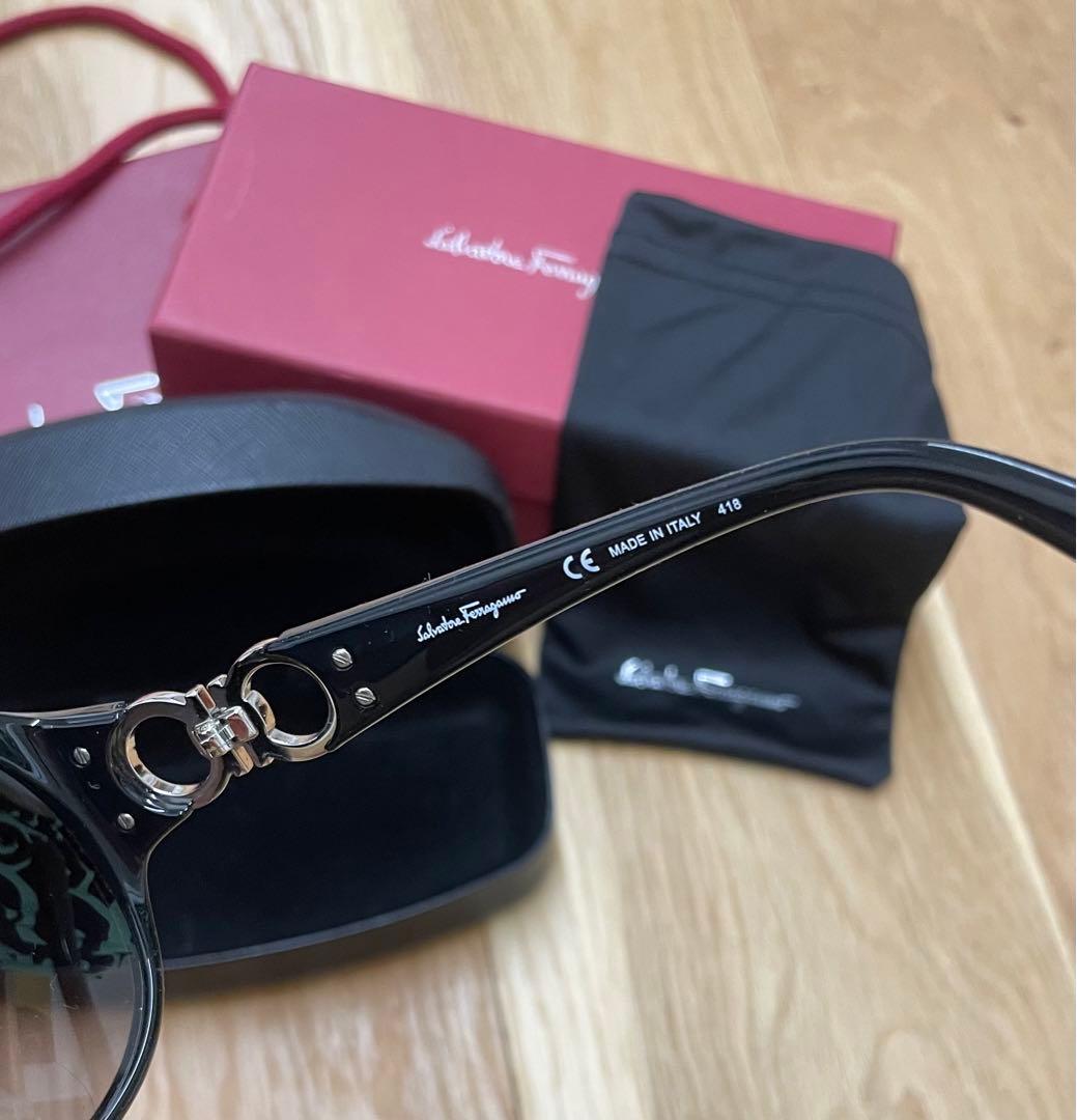 Ferragamo ブラック サングラス ケース付き
