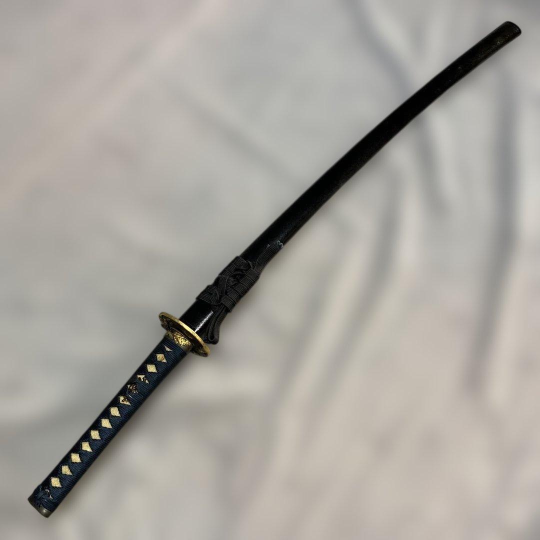 模造刀 濃紺柄 金縁金龍丸鍔 黒梨地鞘