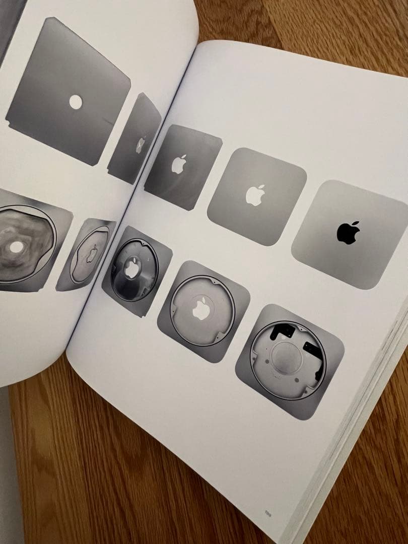 Designed by Apple in california 書籍（小）