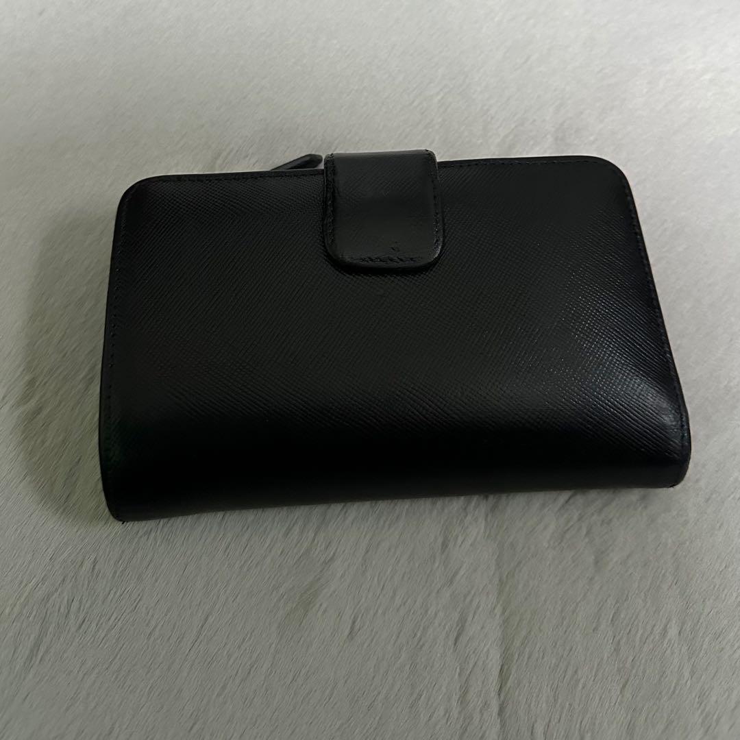 PRADA 折り財布　ゴールドロゴ　ブラック　ラウンドジップ　サフィアーノレザー