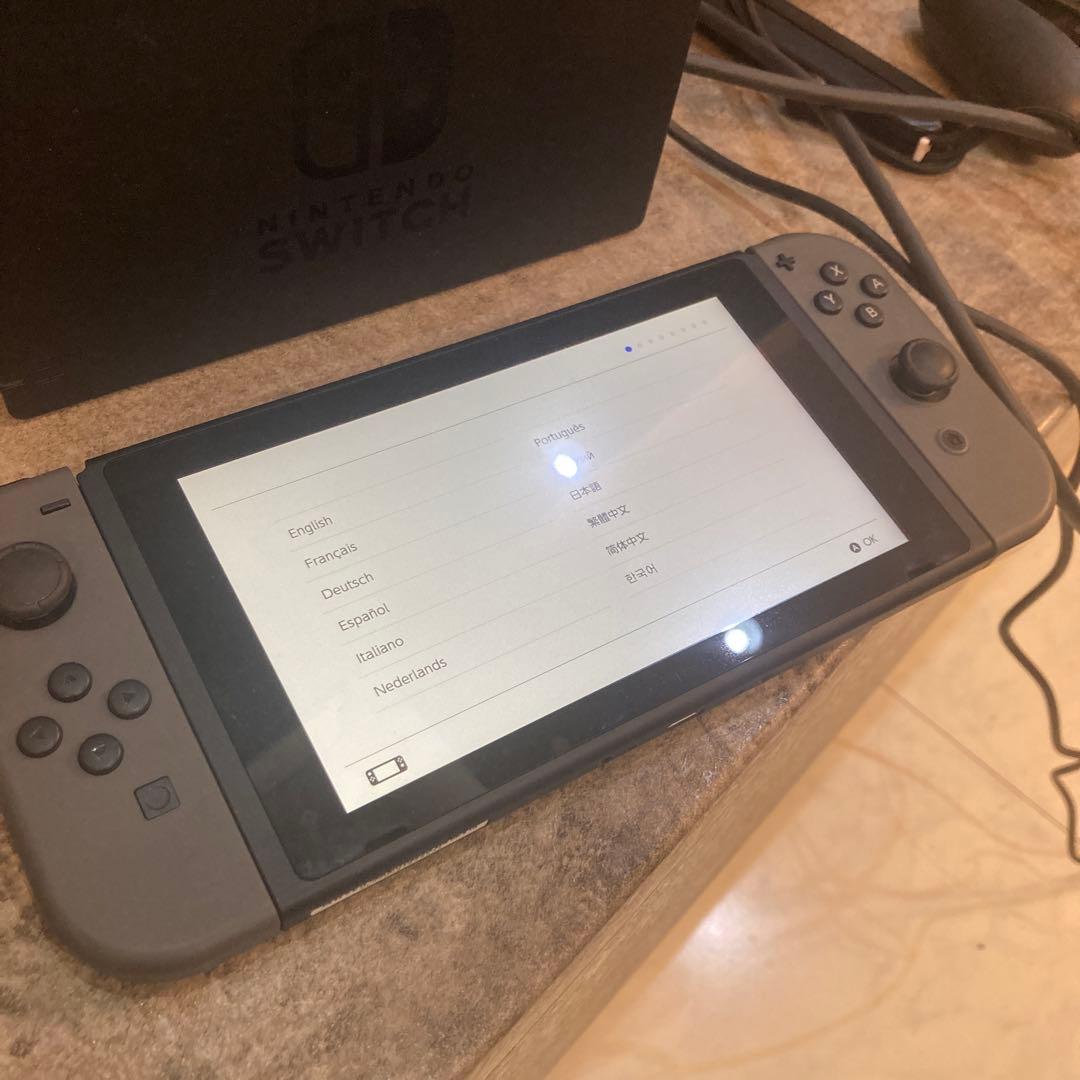 ニンテンドースイッチ本体　Nintendo Switch