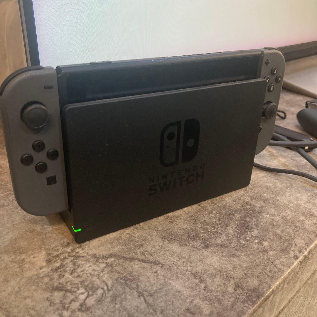 ニンテンドースイッチ本体　Nintendo Switch