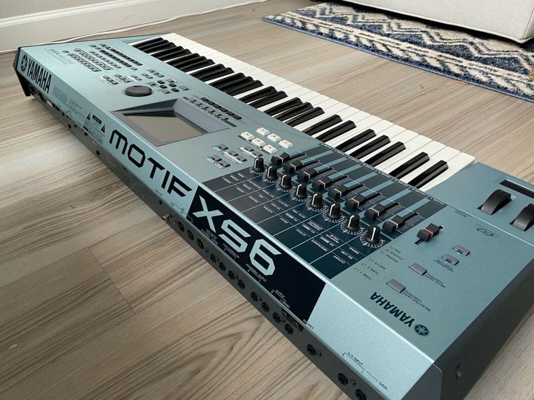 美品 ヤマハ MOTIF XS6 動作確認済み