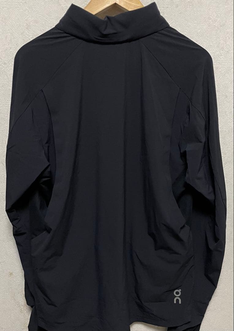 On Pace Hoodie ウインドブレーカー