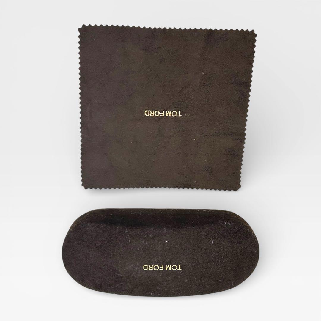 TOM FORD ブラックキャットアイサングラス