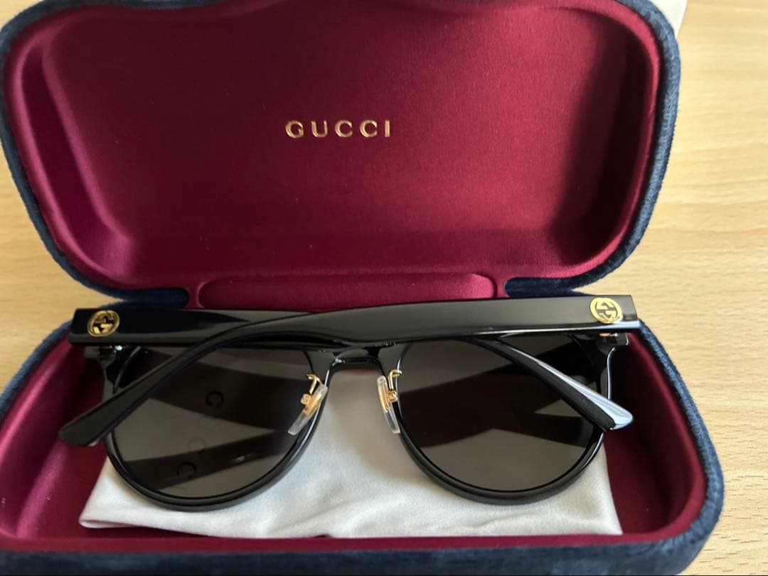 10日〜14日限定値下げ‼️GUCCI ブラック サングラス 専用ケース付き