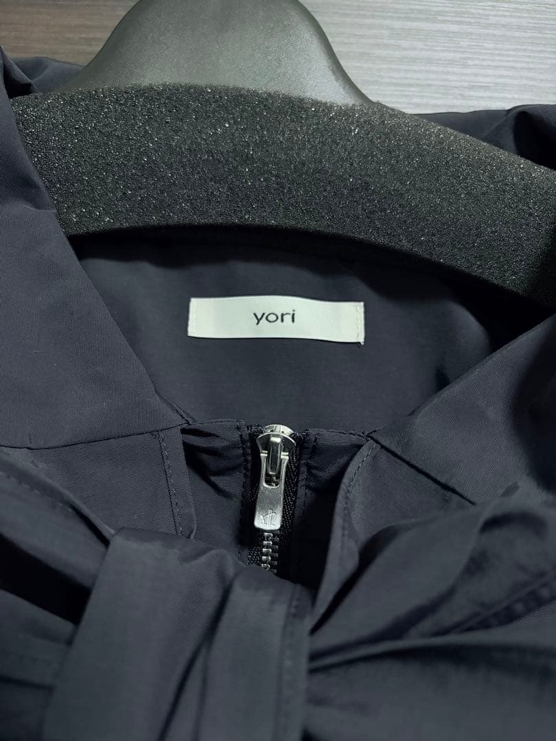 美品）yoriビッグリボン撥水ロングパーカー