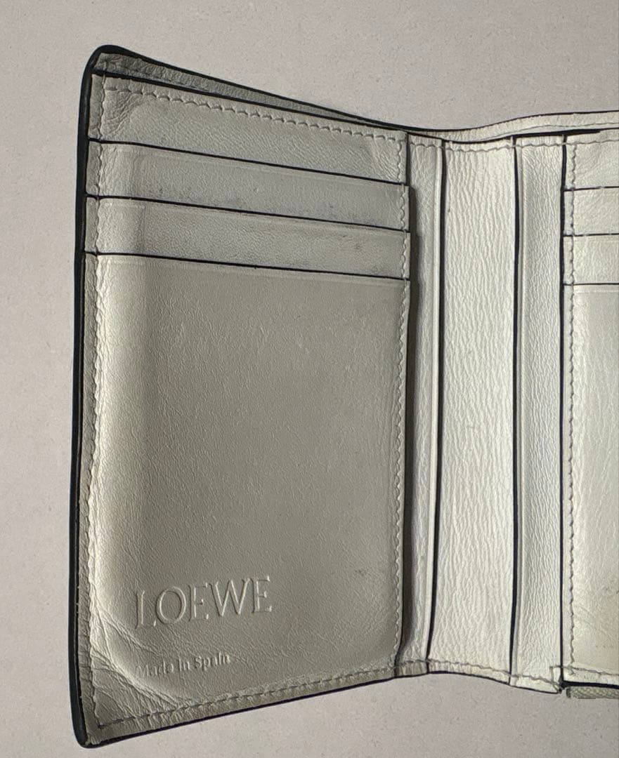LOEWE ロエベ 二つ折り財布 ミントグリーン レザー レディース
