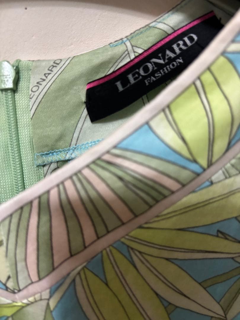 レオナール　半袖Ｔシャツ　 新品未使用品　サイズ40