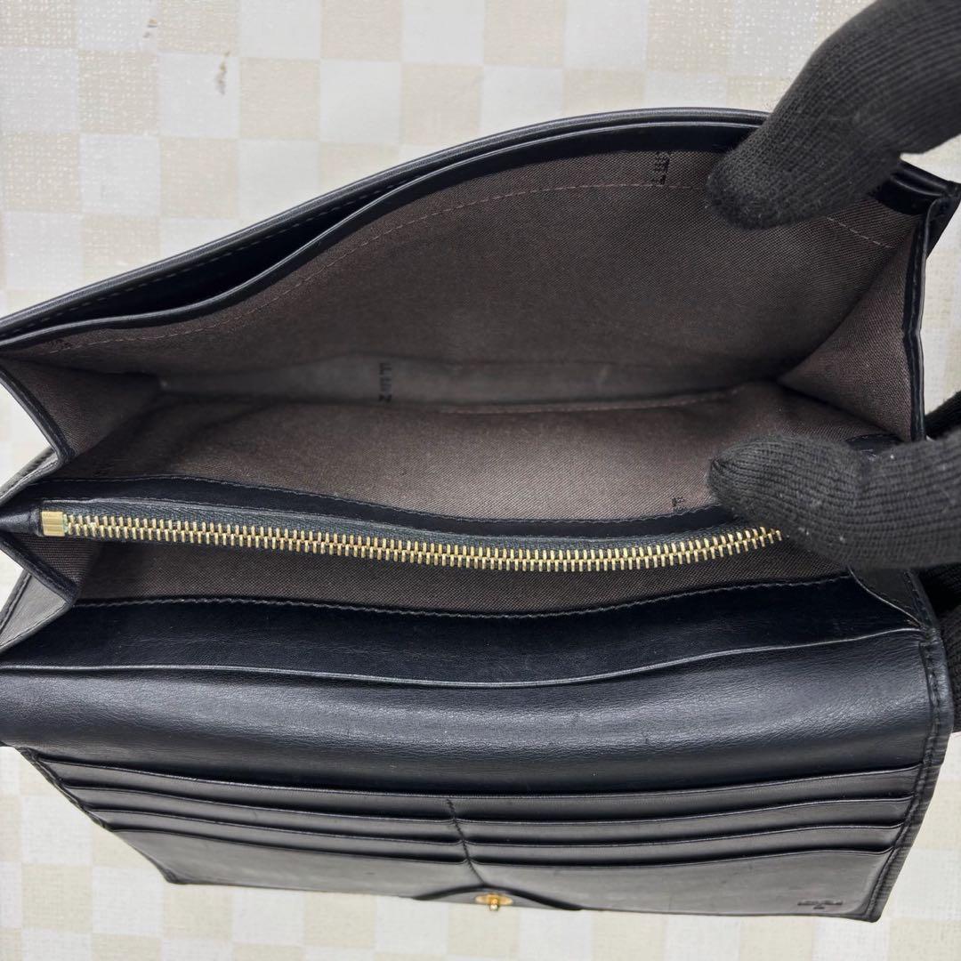 極美品　FENDI フェンディ　長財布　二つ折り　M83