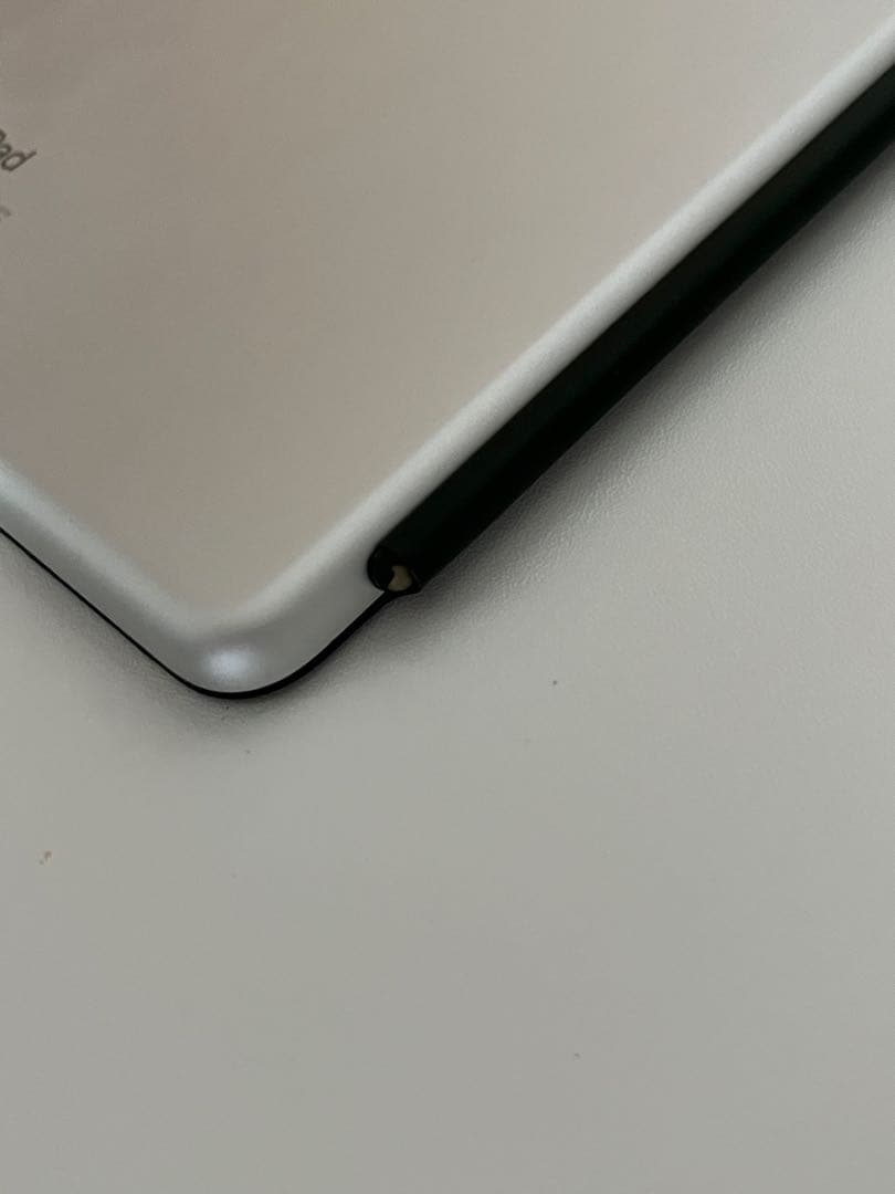 Apple iPad 8th Gen 白 + カバー A2270