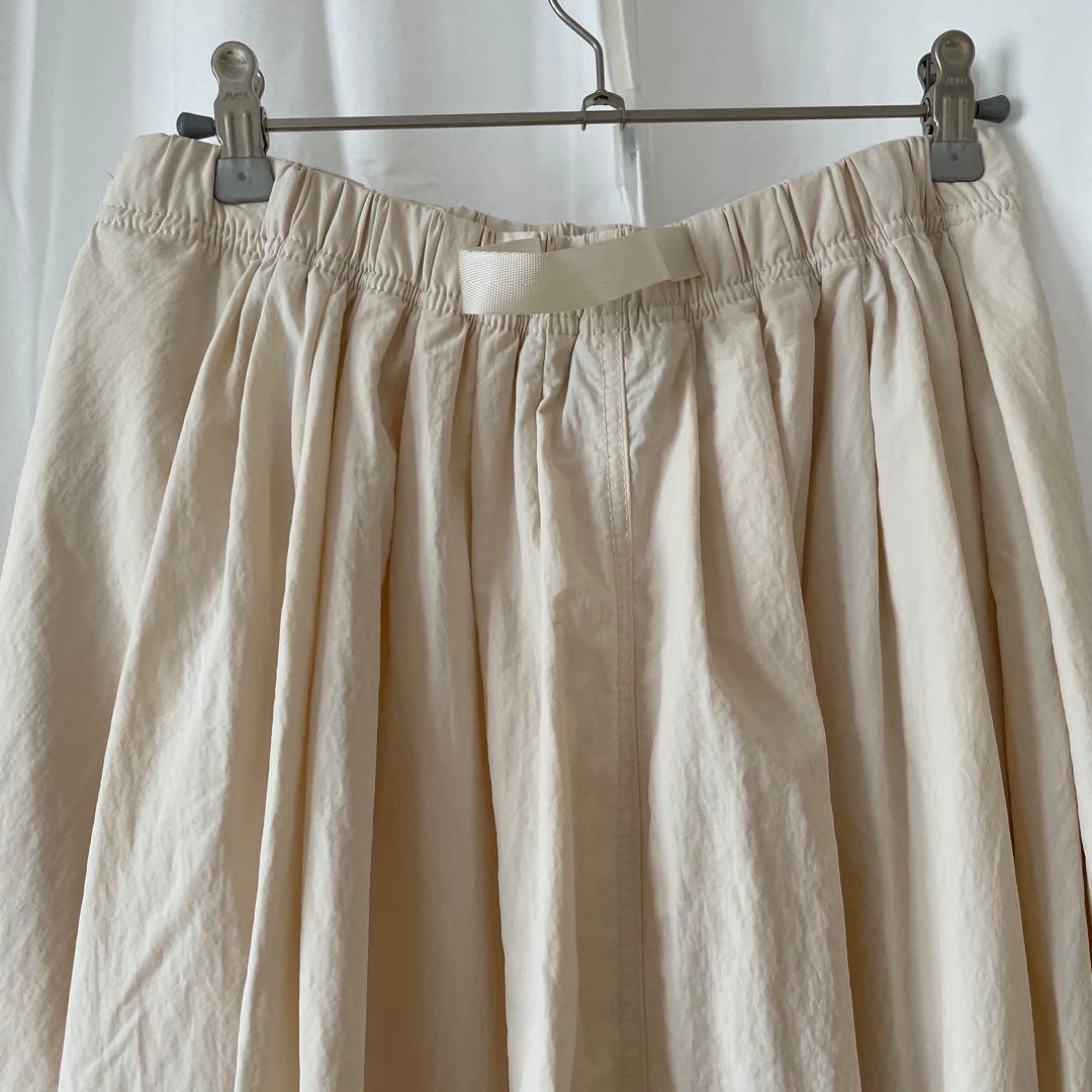 専用GRAMICCI × BEAMS別注ナイロン ロングスカートアイボリー