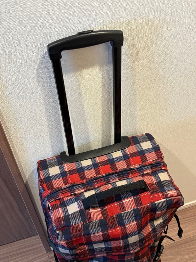 EASTPAK イーストパック　スーツケース キャリーケース　キャリーバック