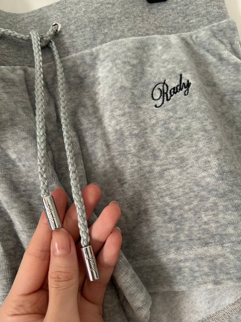 Rady レディ　ハローキティ　ショートパンツ　セットアップ　パーカー　ベロア
