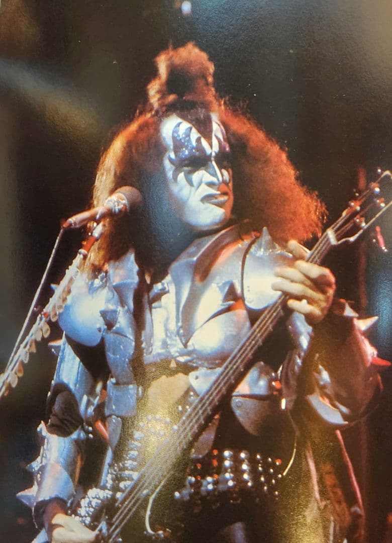 d*g様 【2冊Set】今から48年前の、KISS の特大サイズの来日特集号2冊