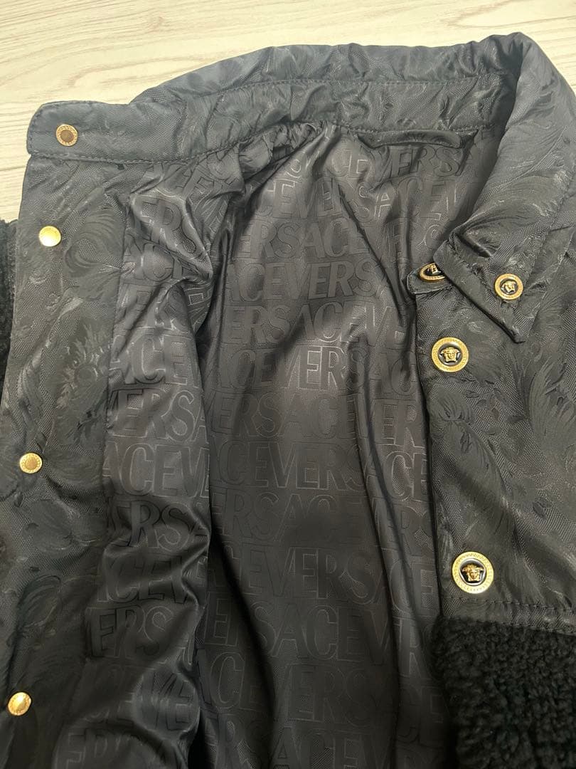 ア*バ様 VERSACE フェイクファーブルゾンジャケット