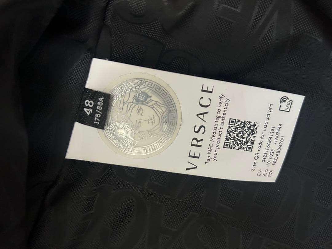 ア*バ様 VERSACE フェイクファーブルゾンジャケット