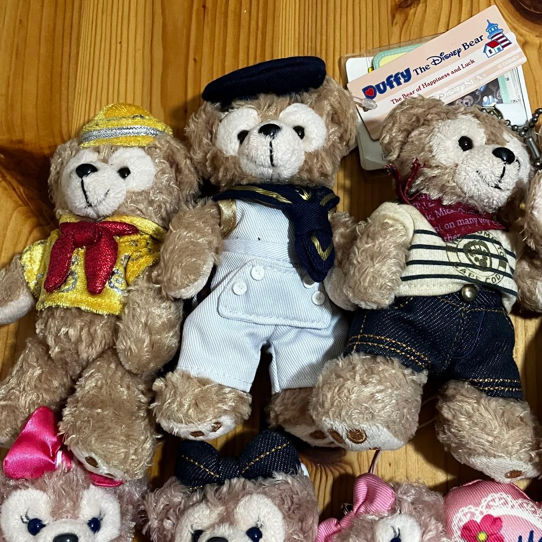 ダッフィ　シェリーメイ　ディズニー　ぬいぐるみバッジ　ジェラトーニ