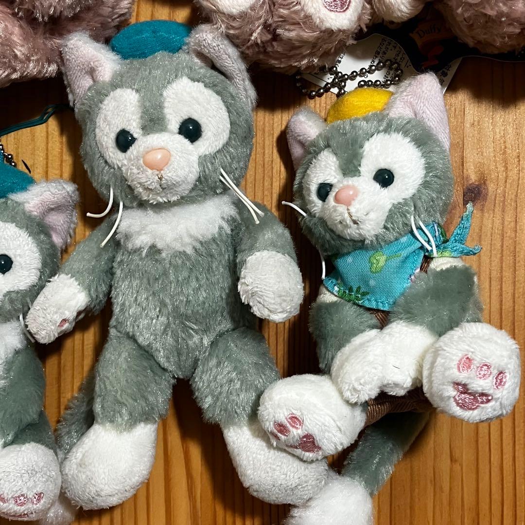 ダッフィ　シェリーメイ　ディズニー　ぬいぐるみバッジ　ジェラトーニ