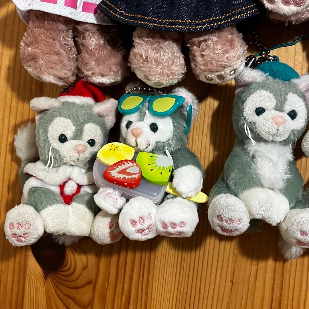 ダッフィ　シェリーメイ　ディズニー　ぬいぐるみバッジ　ジェラトーニ