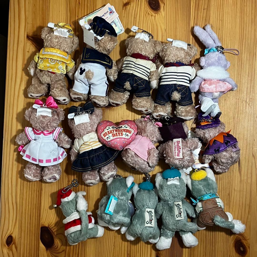 ダッフィ　シェリーメイ　ディズニー　ぬいぐるみバッジ　ジェラトーニ