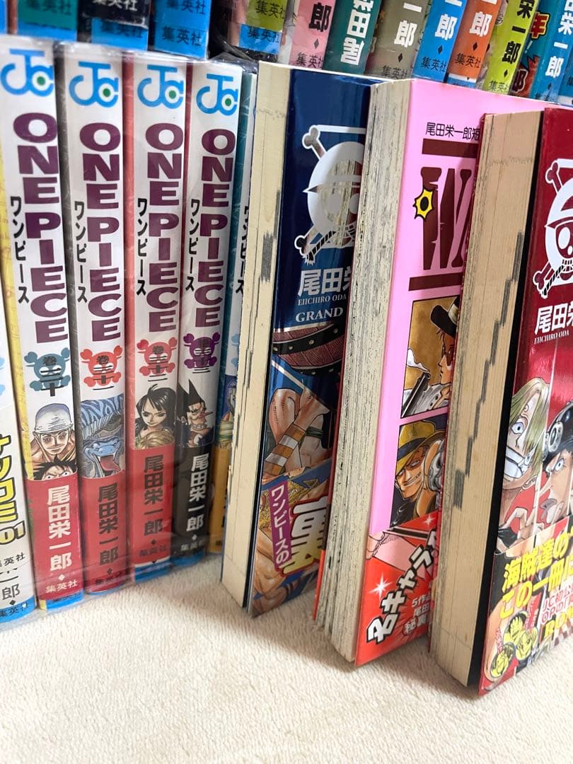 ワンピース　１巻〜94巻　その他５冊とカード