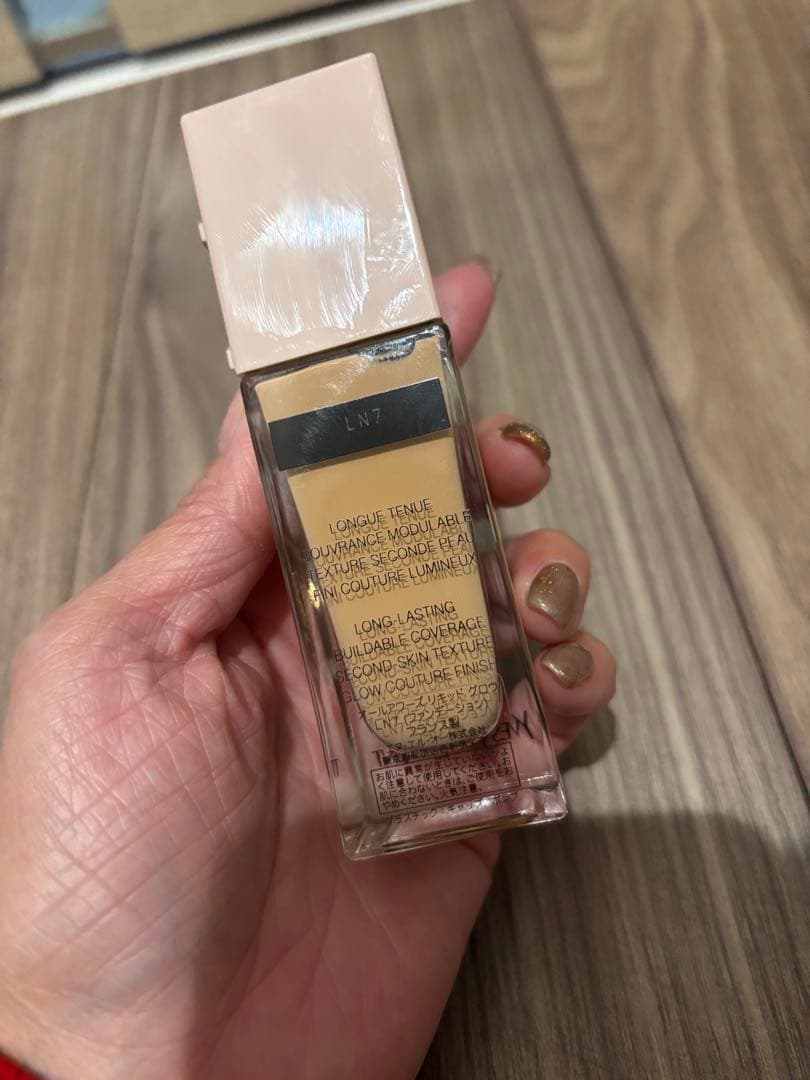 ファンデーション ALL HOURS GLOW FOUNDATION LN7