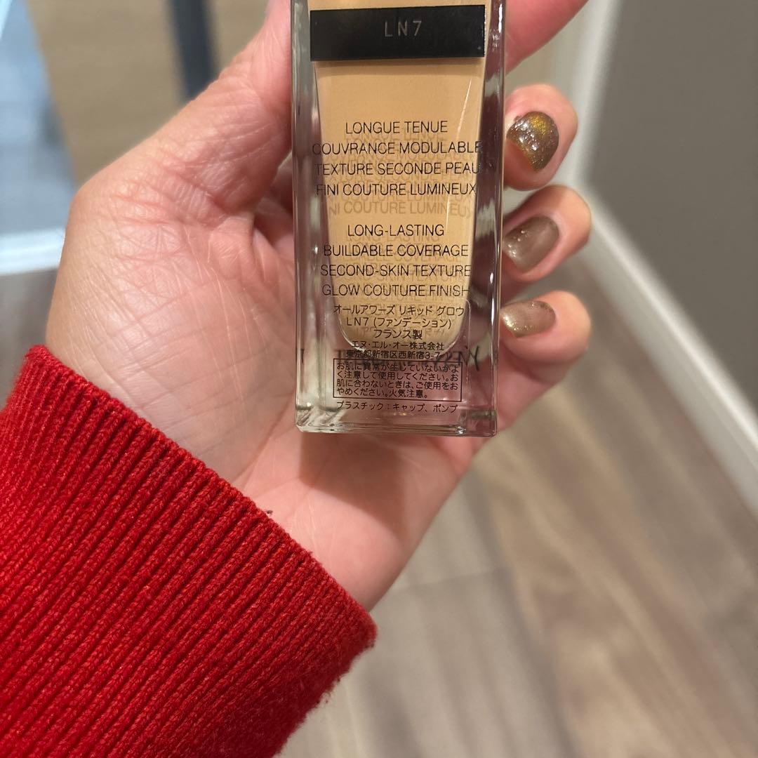 ファンデーション ALL HOURS GLOW FOUNDATION LN7
