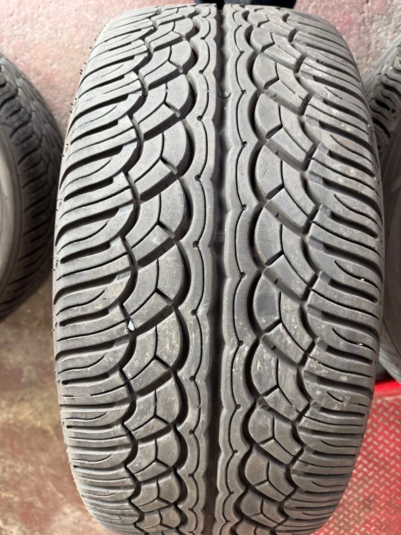 285/40R22 110V ヨコハマ　パラダ　4本