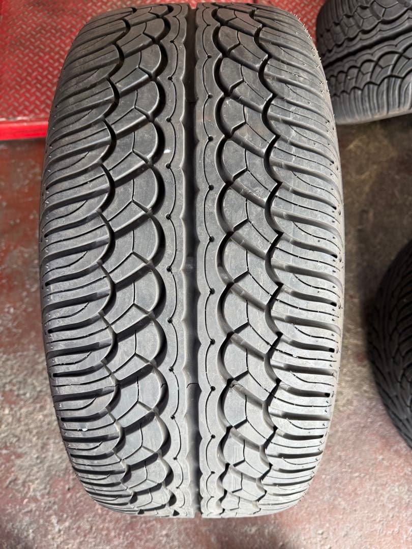 285/40R22 110V ヨコハマ　パラダ　4本