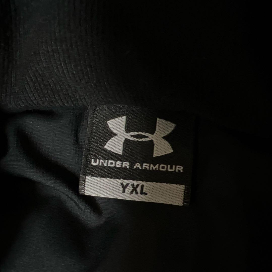 Under Armour✨ブラックベンチコート　YXL 155-165cm