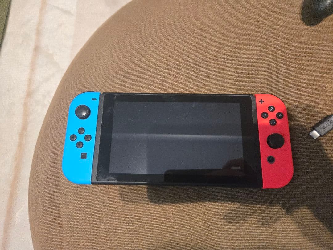 松*哉様 Nintendo Switch 本体 青/赤 充電器付き