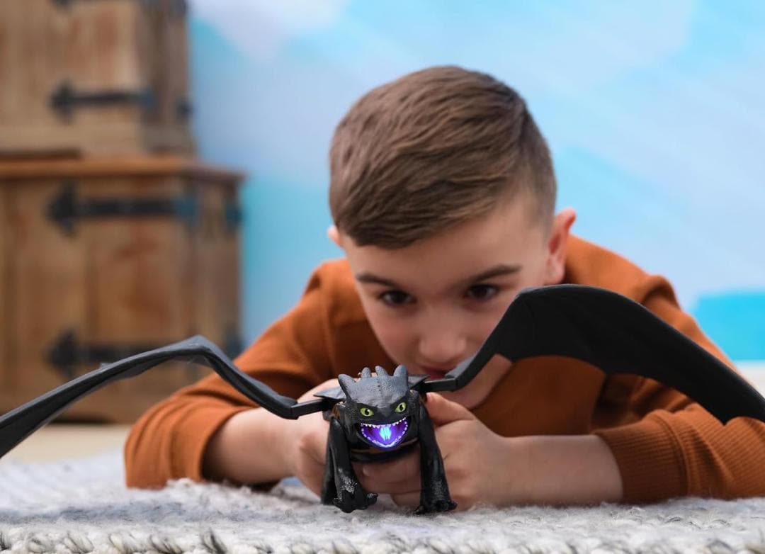 ヒックとドラゴン 実写 フィギュア アルティメット プラズマ ブラスト トゥース