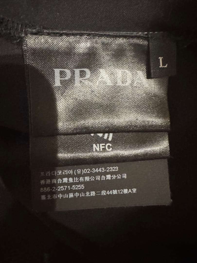 PRADA 黒 Tシャツ ポケット付き