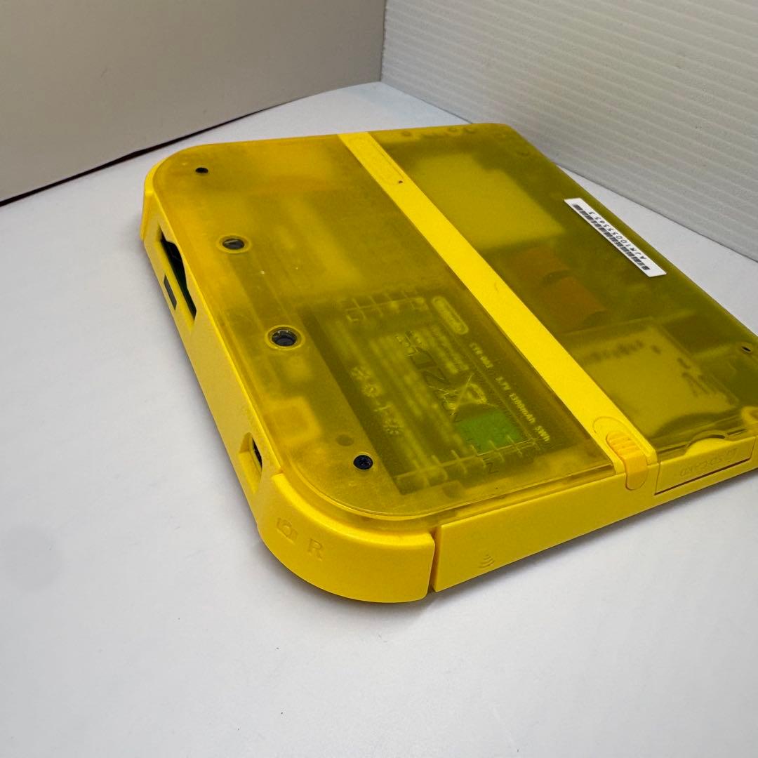 2781【極美品】ニンテンドー2DS ポケットモンスター ピカチュウ