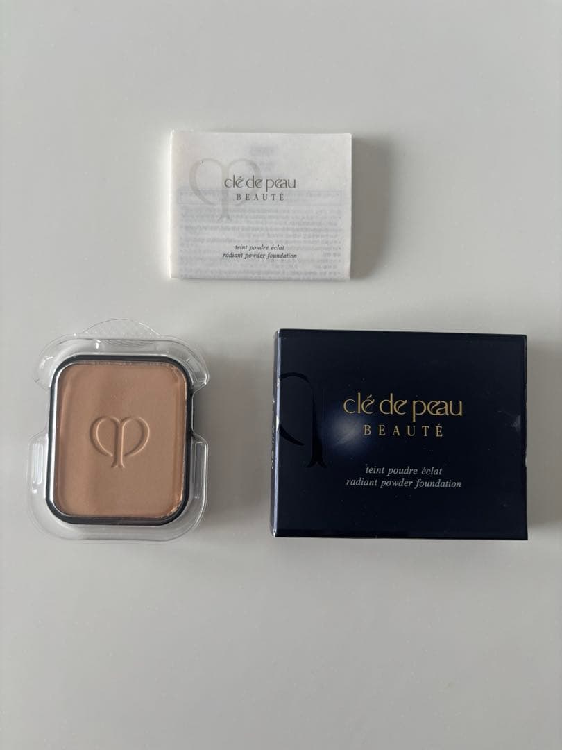 clé de peau BEAUTÉ パウダーファンデーション オークル20