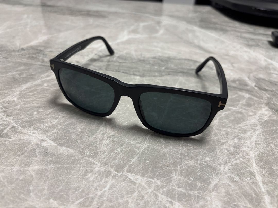 TOM FORD ブラック サングラス