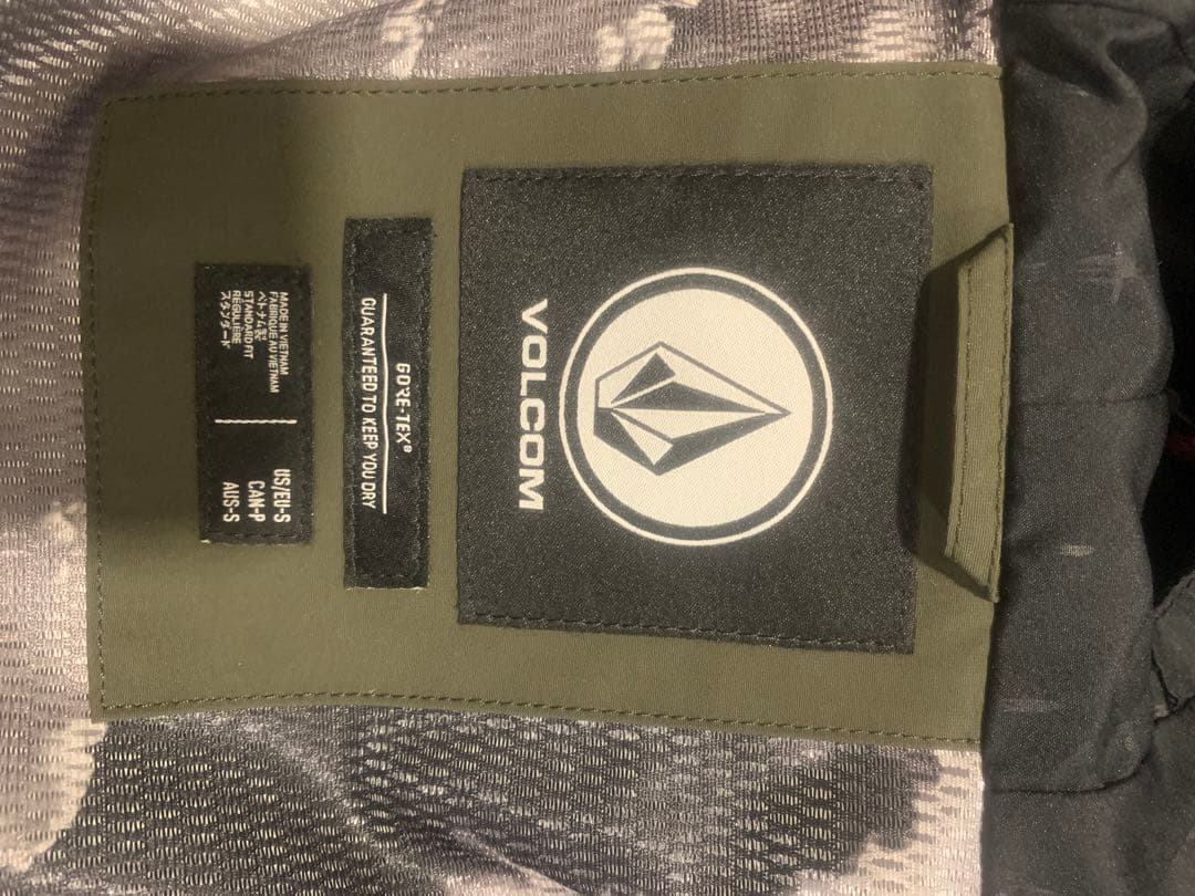 超美品 VOLCOM ボルコム GORE-TEX ゴアテックス　スノーボード S