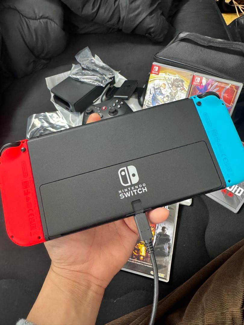 【美品】Nintendo Switch 本体＋ソフト6本＋プロコン付きセット
