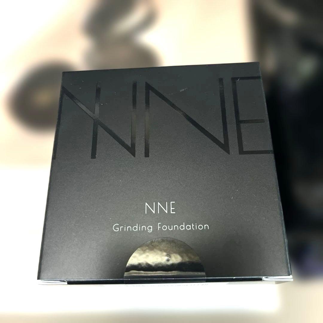 NNE グライディングファンデーション ライトベージュ　14g