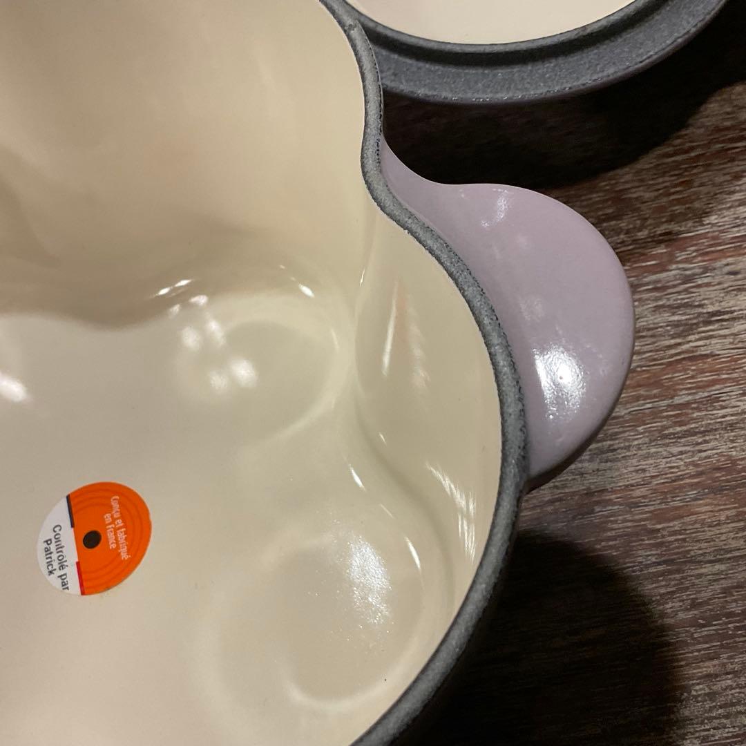 新品未使用！ル・クルーゼ ココットフルール 20cm ブルーベルパープル