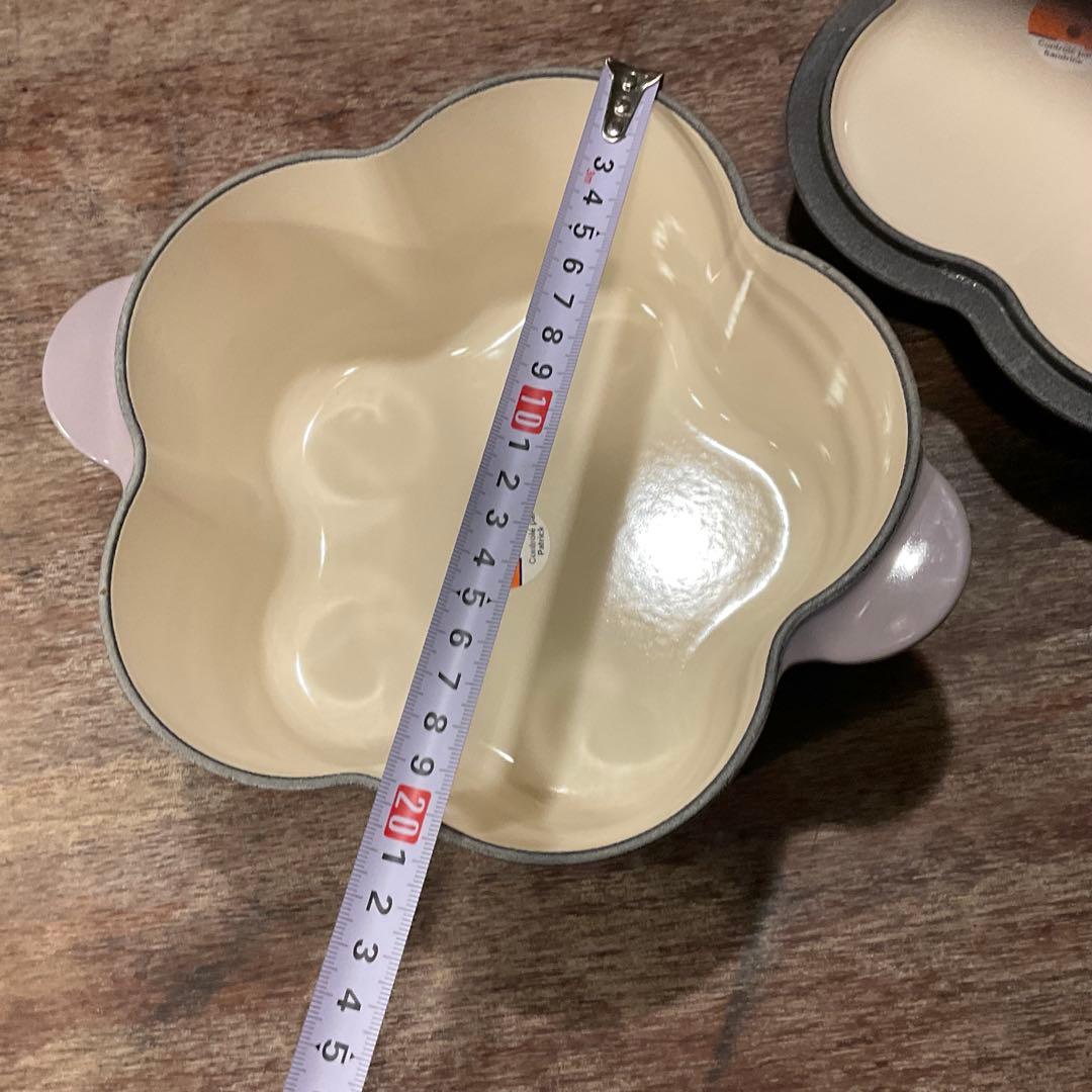 新品未使用！ル・クルーゼ ココットフルール 20cm ブルーベルパープル