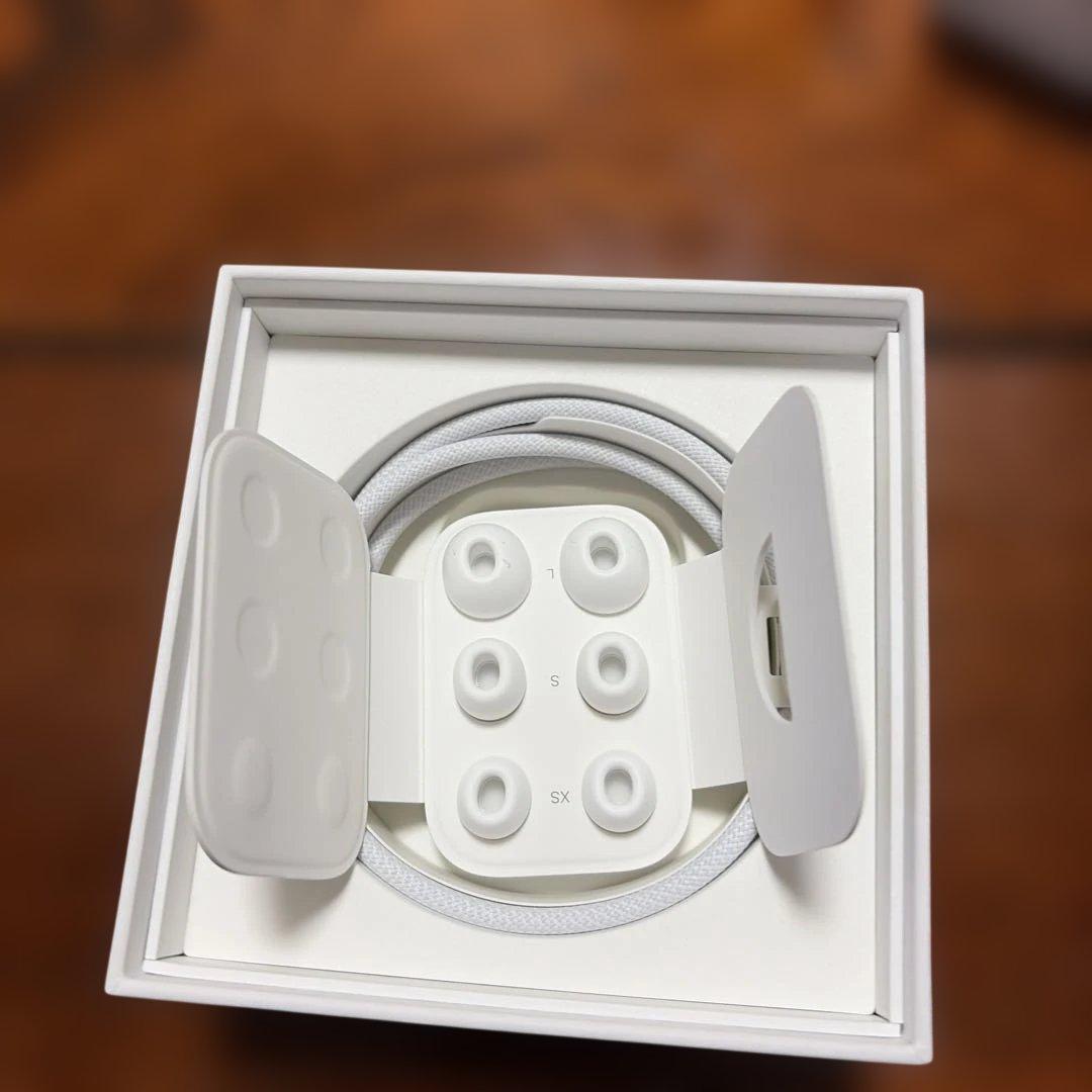 AirPods Pro 2本体 ホワイト 充電ケーブル付　USBーC