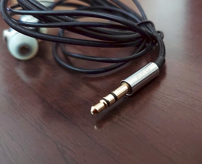 ★K3003 AKG