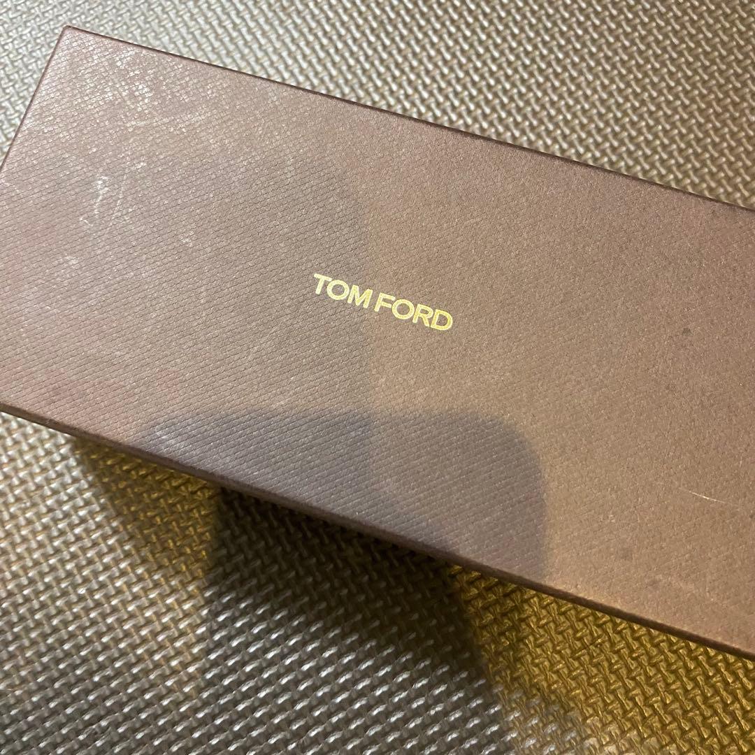 TOM FORD クリアフレーム サングラス