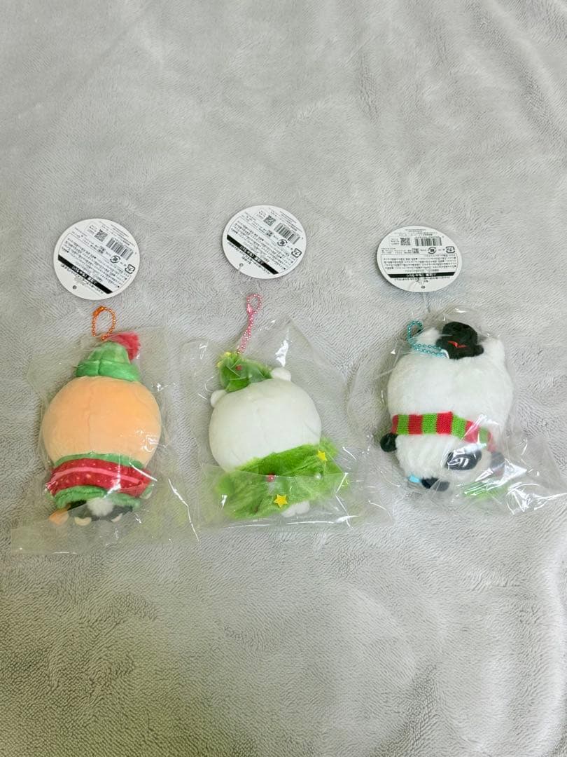 ちいかわ　ハチワレ　うさぎ　ハッピーホリデーなマスコット