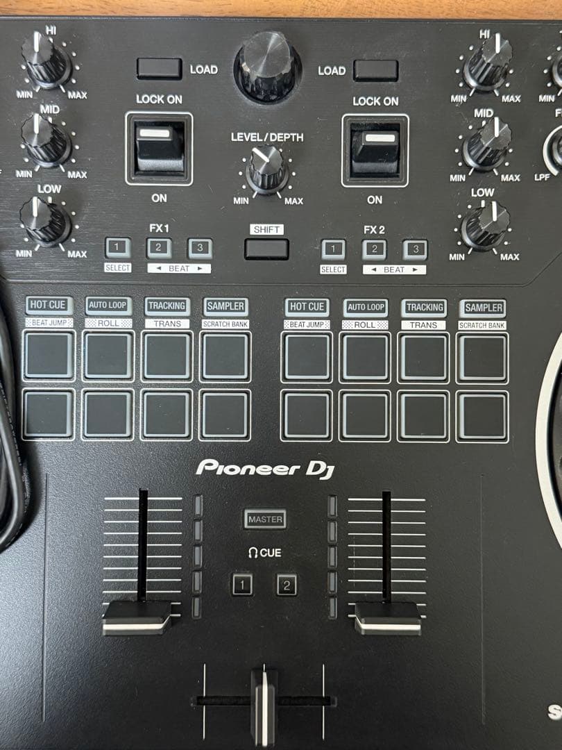 Pioneer DJ DDJ-REV1 コントローラー