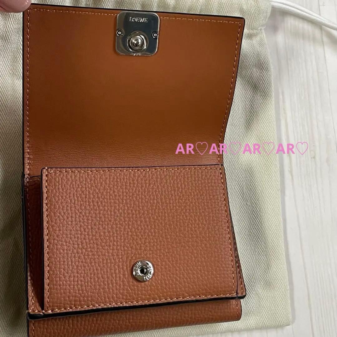 ☆LOEWE ロエベ☆アナグラム トライフォールド ウォレット☆タン☆新品