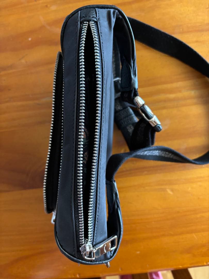【新品】COACH コーチウエストバッグ　ブラック　レディース